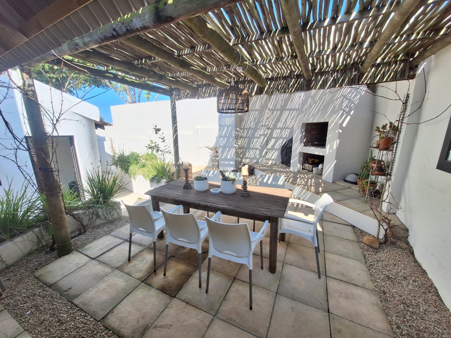 4 Bedroom Property for Sale in Wavecrest Eastern Cape